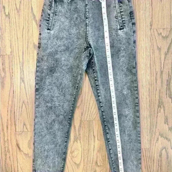 Vervet Women’s Denim Grey Acid Washed Stretchy Jogger Size 24 - Picture 7 of 11